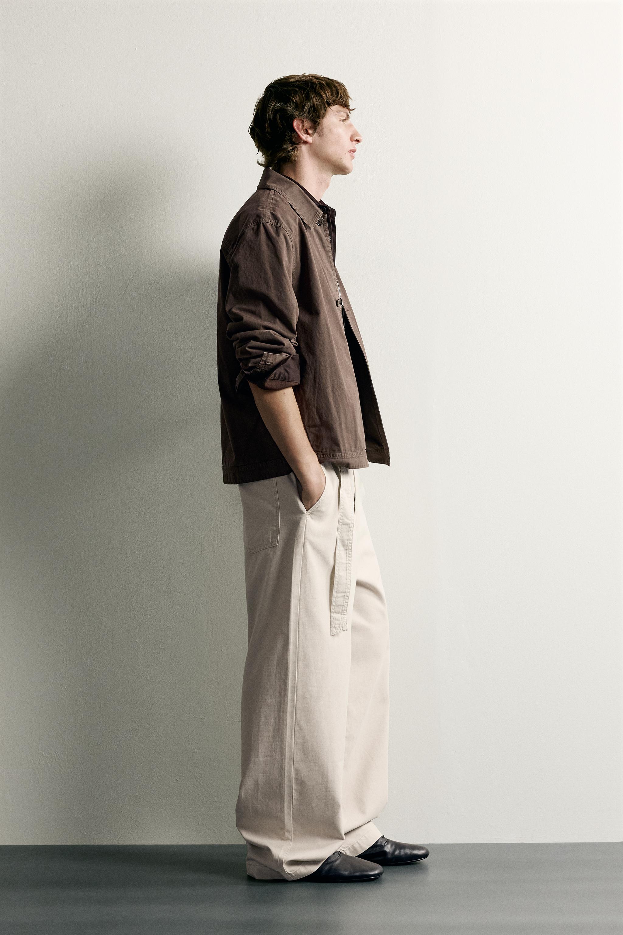 PANTALON COUPE DÉCONTRACTÉE À PLIS AVEC CEINTURE